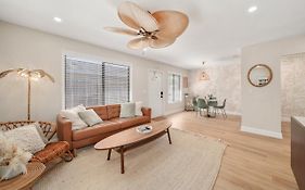 Luxury Villa 3 Blocks From The Beach With A Pool, Fire Pit And Outdoor Oasis